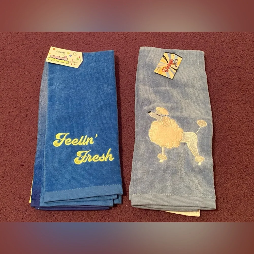 NWT 2 of 2 pack hand towels